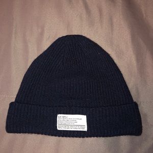 Ribbed navy blue beanie